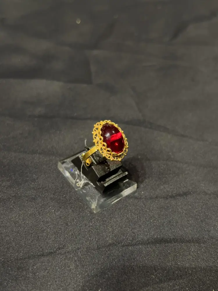 Goldplated adjustable Ring with Red stone 
