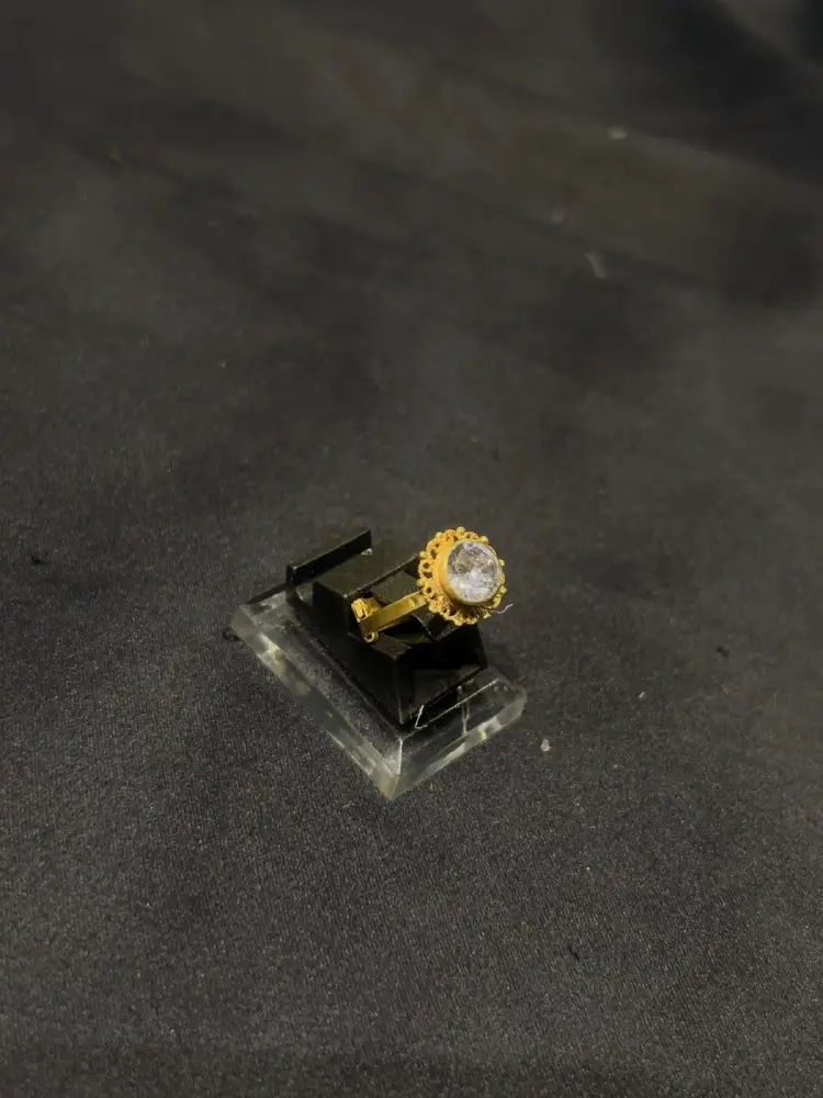 Goldplated adjustable Ring with zircon stone
