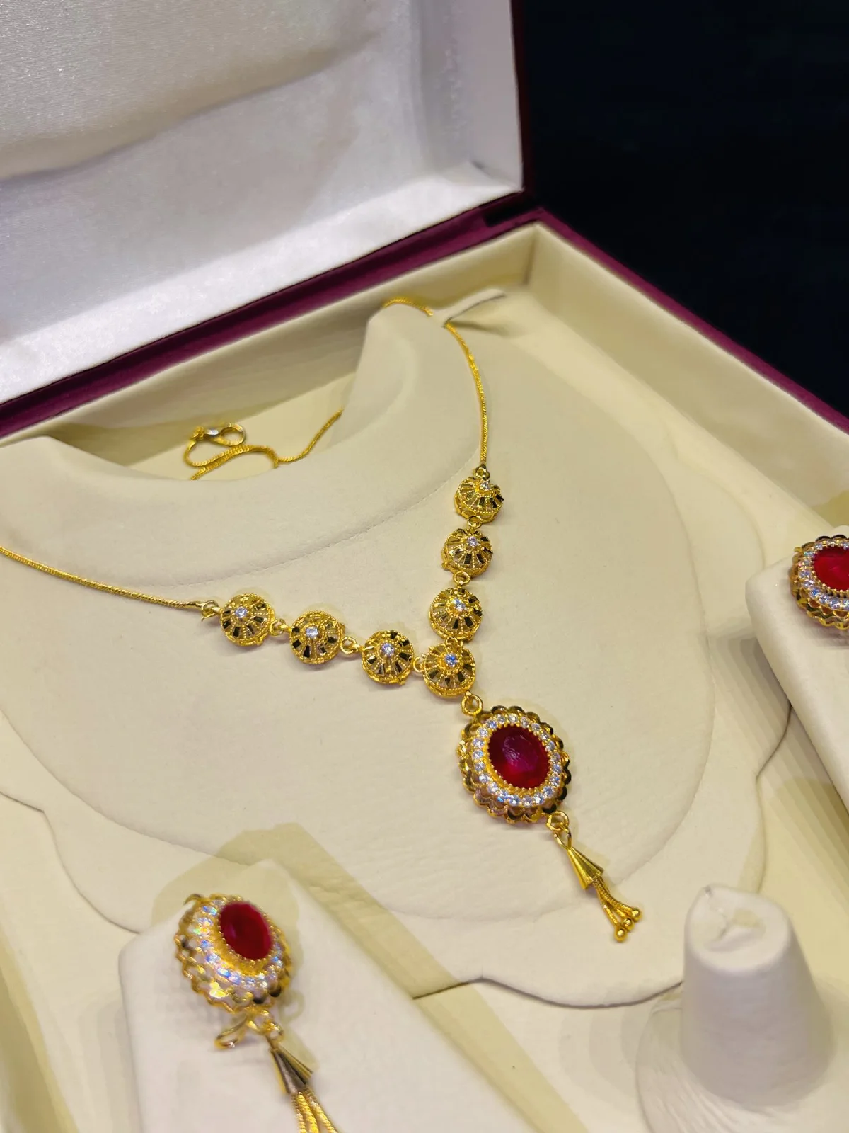 Beautiful  Gold Polish Locket Set  with real gold look