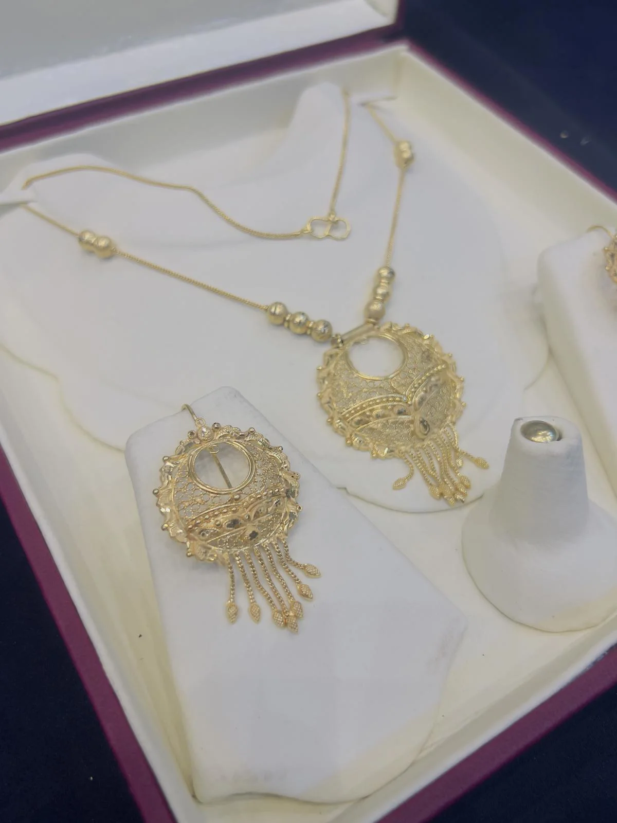 Beautiful gold polish locket set with real goldlook