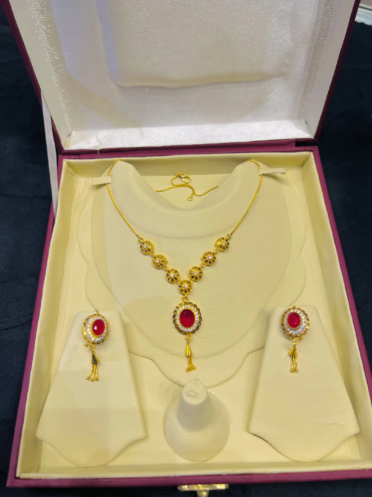 Beautiful  Gold Polish Locket Set  with real gold look