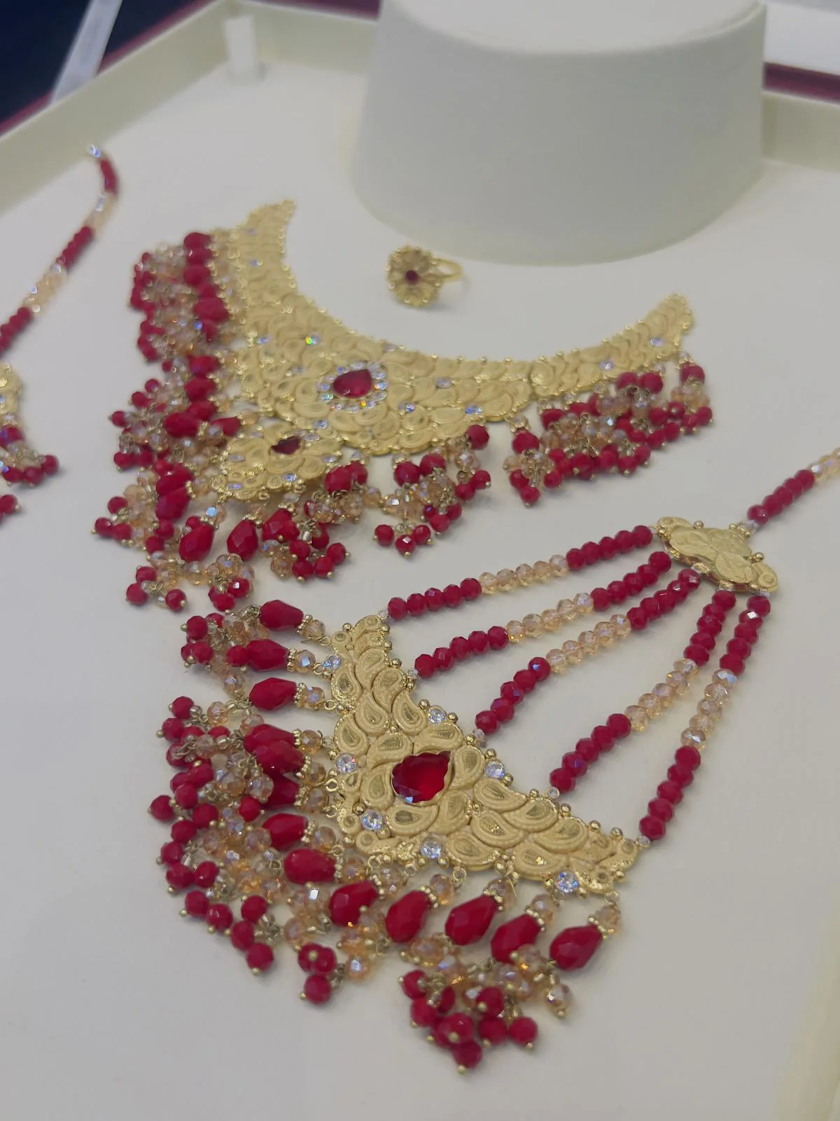 Beautiful gold polish necklace set with real goldlook