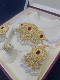 Beautiful gold polish choker set with real goldlook view 3
