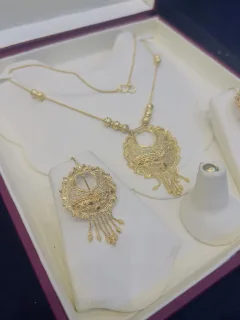Beautiful gold polish locket set with real goldlook view 2