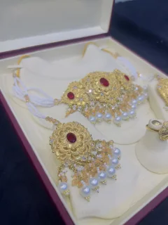 Beautiful gold polish choker set with real goldlook view 2